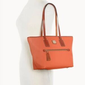 Dooney and Bourke Pebble Grain Tote